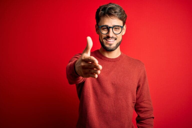 homme qui tend la main