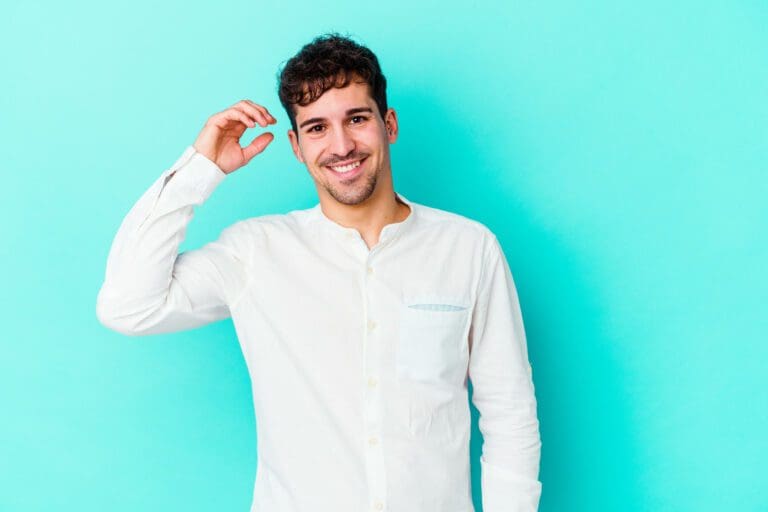 homme souriant