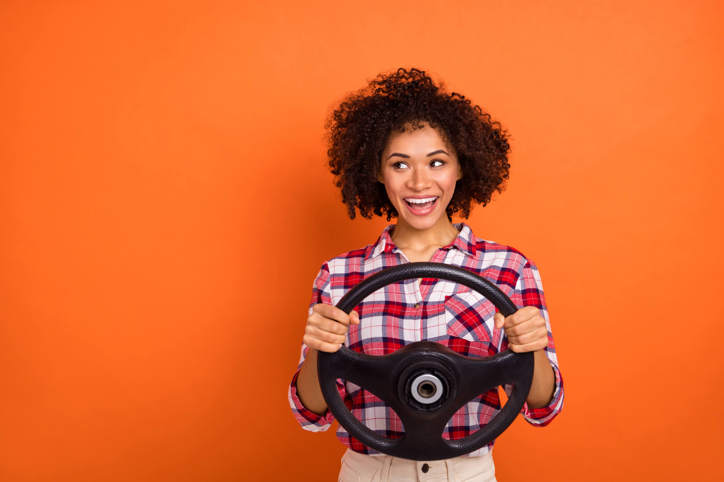 femme avec un volant