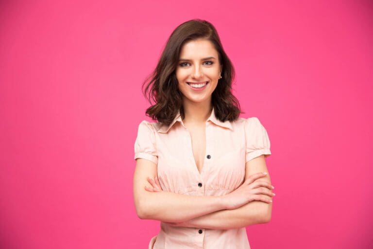 femme bras croisés